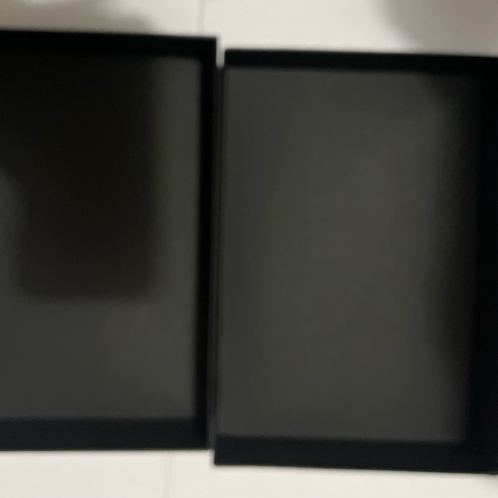 CHANELEmpty Chanel box with chanel white and black ribbon. - Picture 5 of 6